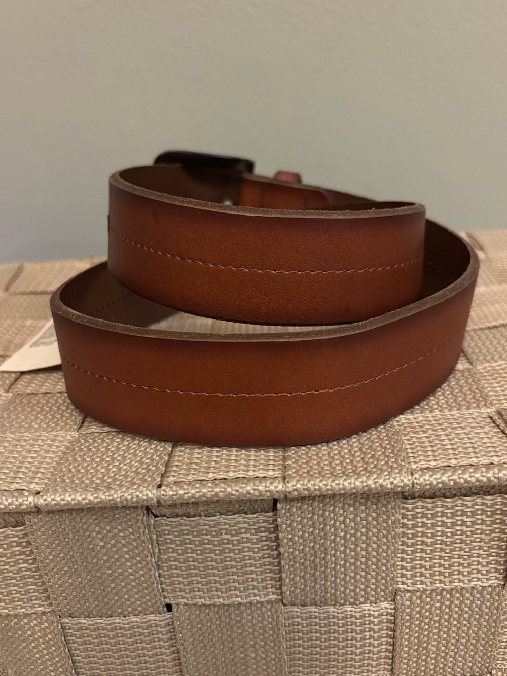 Banana Republic brown leather center-stitch belt, cognac, size 30, NWT - Picture 3 of 7
